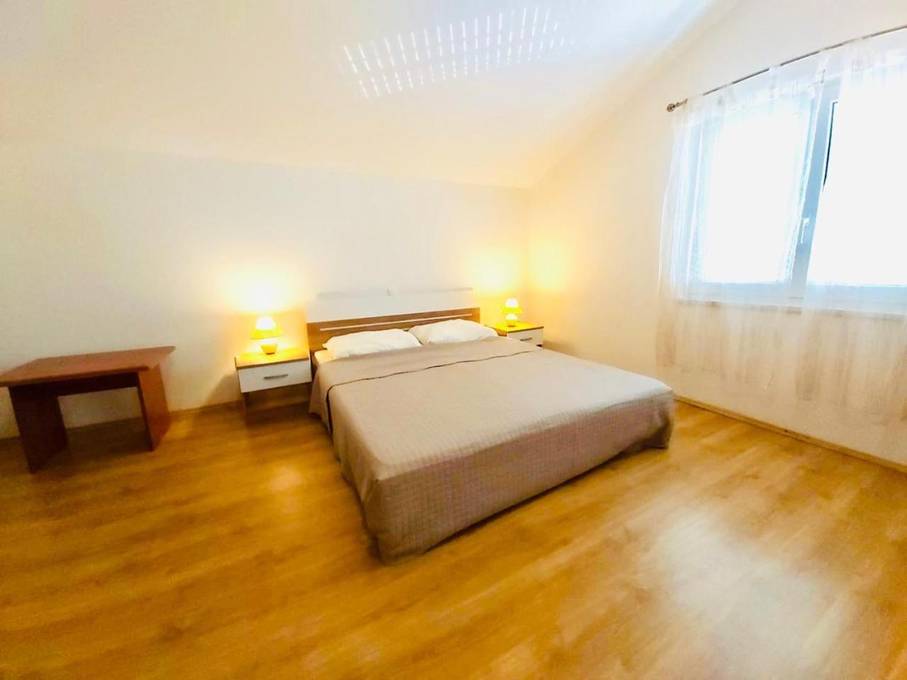 Rooms Viskic Rab Town Exterior photo